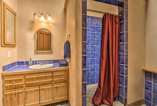 Stunning Santa Fe SW-Style Getaway with Indoor Pool! - image 2