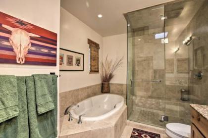 Adobe-Style Santa Fe Home - 17 Mi to Ski SF! - image 4