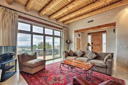 Adobe-Style Santa Fe Home - 17 Mi to Ski SF! - image 5