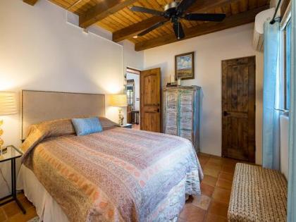 Deseo de Santa Fe 2 Bedrooms Patio WiFi Sleeps 4 - image 11