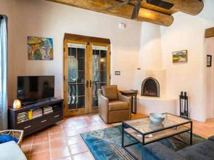 Deseo de Santa Fe 2 Bedrooms Patio WiFi Sleeps 4 - image 2