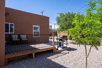 Casa Buena 3 BRs WiFi Fireplace Near Santa Fe Plaza Sleeps 6 - image 8