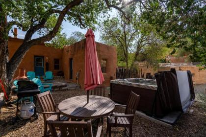 Bonitas Casita 2 Bedrooms Patio Hot Tub Pet Friendly Sleeps 4 - image 14