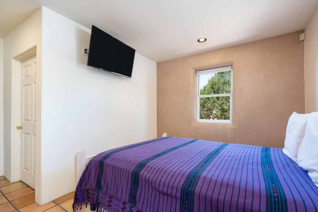 Casa Columbia 1 Bedroom Near Plaza Centrally Located Wi-Fi Sleeps 2 - image 7