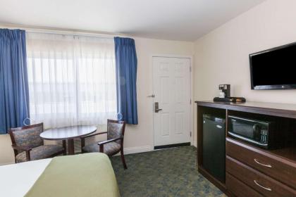 Days Inn by Wyndham Santa Maria - image 13