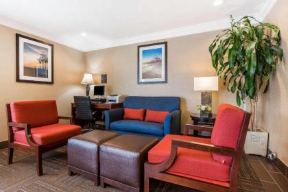 Comfort Inn Santa Monica - West Los Angeles - image 6