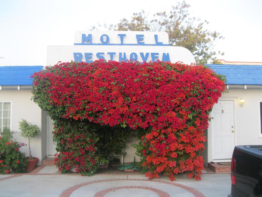 Rest Haven Motel - main image