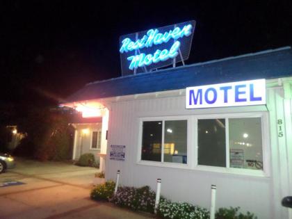 Rest Haven Motel - image 15