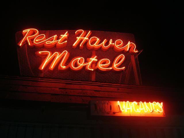 Rest Haven Motel - image 2