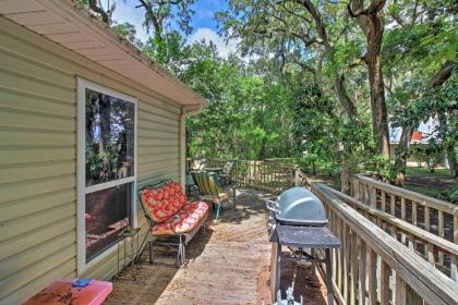 Santa Rosa Beach Bungalow 5 Mi to the Gulf Shore! - image 4