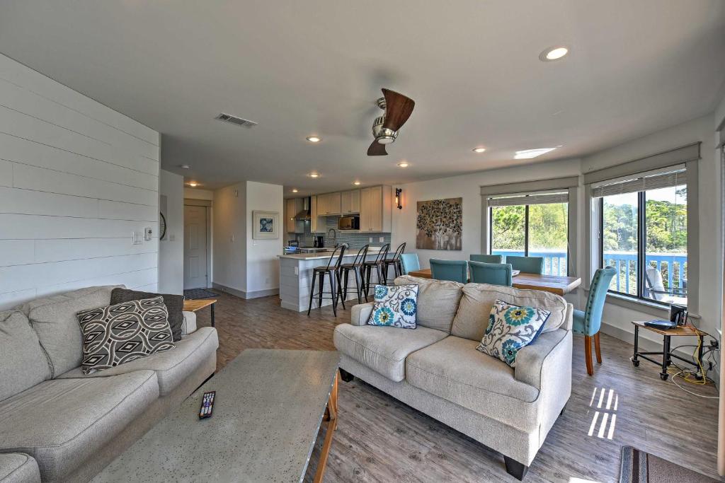 Cozy Seagrove Beach Condo with Pool Hot Tub and BBQs! - main image