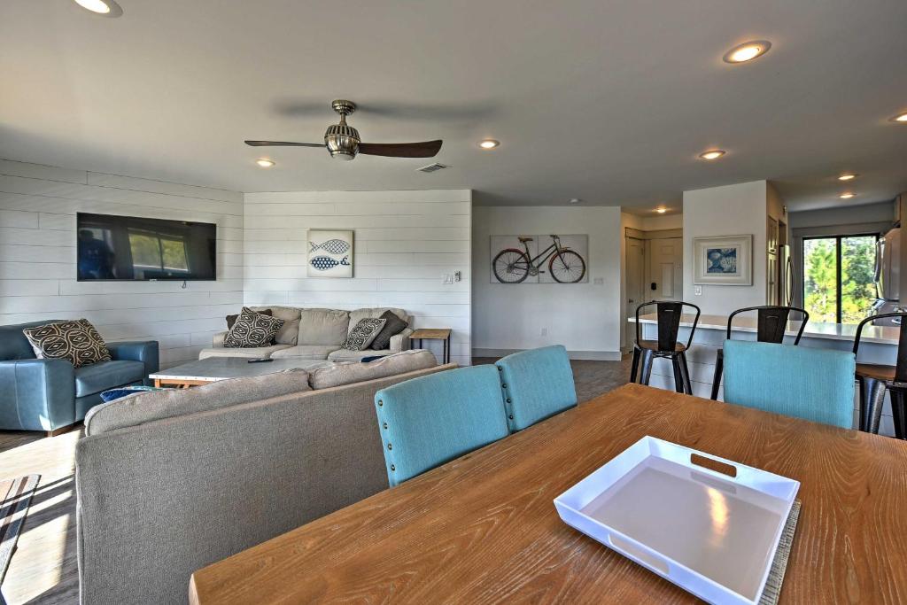 Cozy Seagrove Beach Condo with Pool Hot Tub and BBQs! - image 4