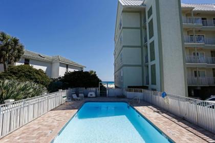 Sunny Seagrove Beach Escape with Pool Access and Views - image 4