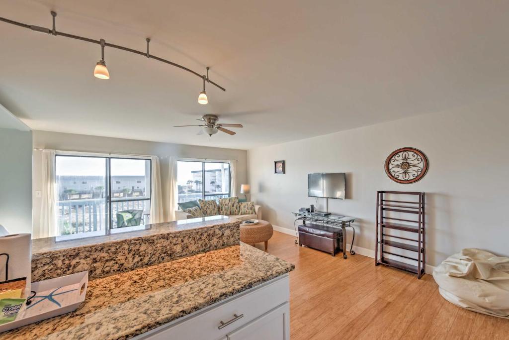 Updated Studio Condo at Walton Dunes Beach with Pool - image 4