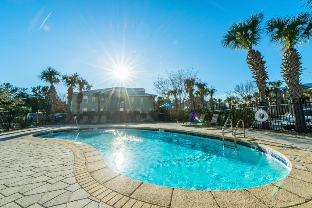 Topsail Village 211- Sandy Feet Retreat by RealJoy Vacations - image 4