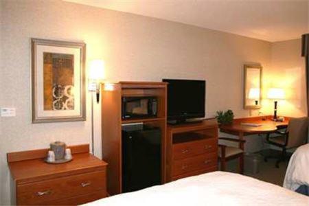 Hampton Inn Santa Rosa - image 7