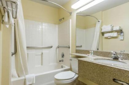 Quality Inn & Suites Santa Rosa - image 4