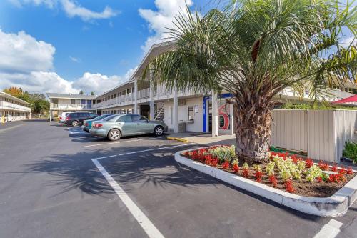 Motel 6-Santa Rosa CA - South - image 4