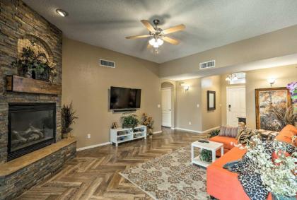 Santa Teresa Home with Private Patio Mins to El Paso - image 9