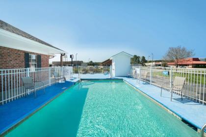 Travelodge by Wyndham Santee - image 4