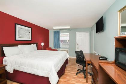 Travelodge by Wyndham Santee - image 9