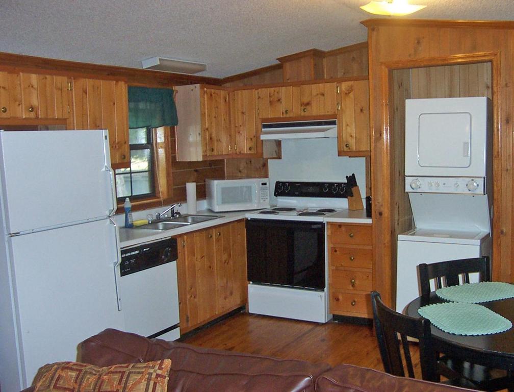 Lake Cabin Resort on Lake Marion in Santee - image 6