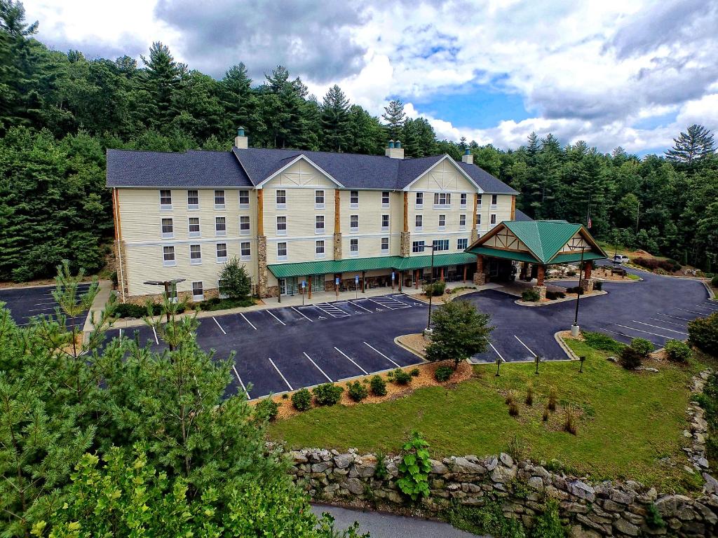 Hampton Inn & Suites Cashiers - Sapphire Valley - main image