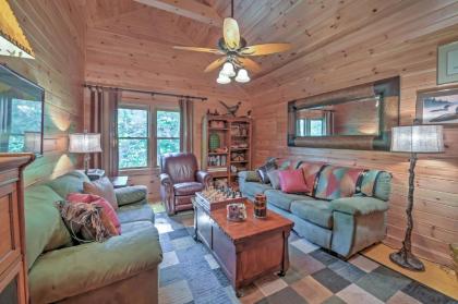 Dream Catcher Luxe Cabin with Large Deck and Mtn View - image 10