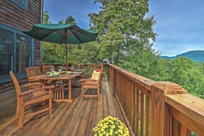 Dream Catcher Luxe Cabin with Large Deck and Mtn View - image 2