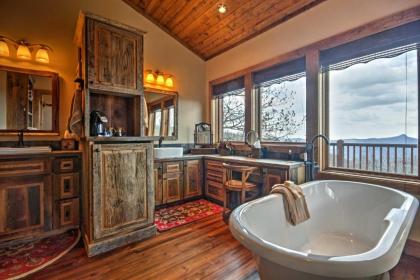 Luxury Sapphire Cabin Mtn Views and Resort Access! - image 10