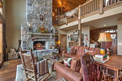 Luxury Sapphire Cabin Mtn Views and Resort Access! - image 15