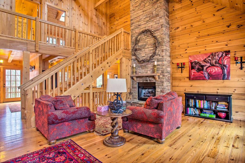 Luxury Cabin with Deck Less Than 5 Miles to Sapphire Valley! - main image