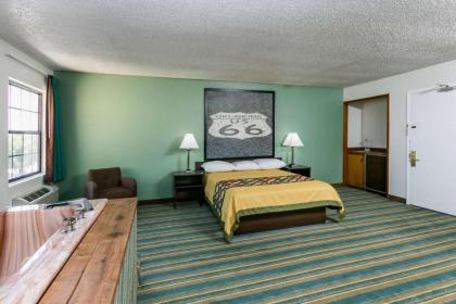 Super 8 by Wyndham Sapulpa/Tulsa Area - image 2