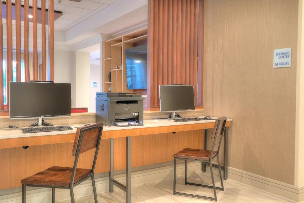 Holiday Inn Express Hotel & Suites Mobile Saraland an IHG Hotel - image 3