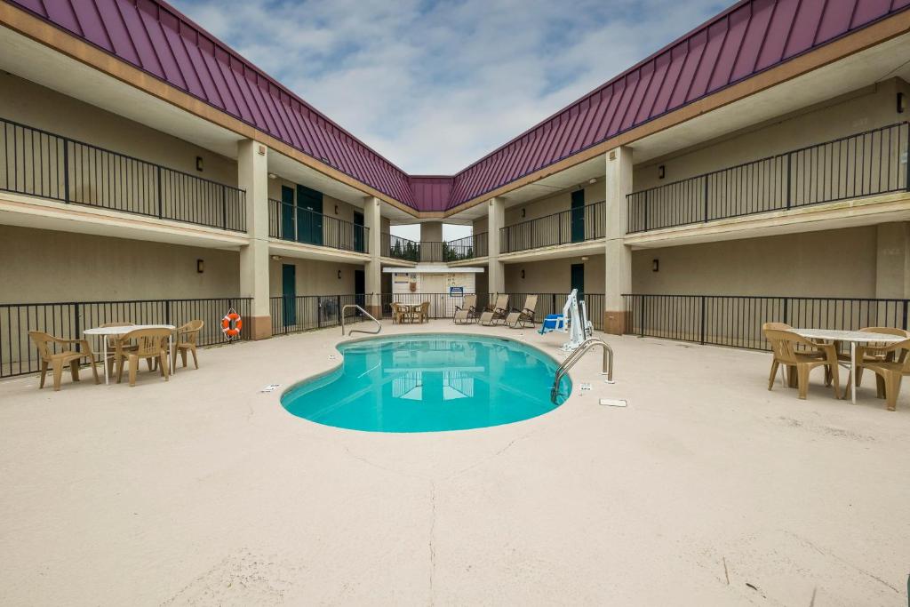 Red Roof Inn Mobile North – Saraland - image 2