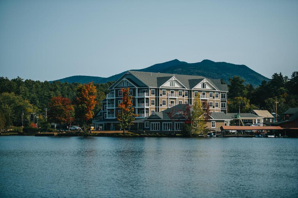 Saranac Waterfront Lodge - image 4