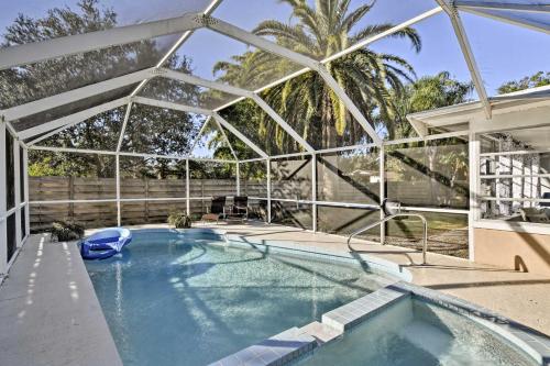 House 3 miles to Siesta Key - Walk to Gulf Gate! - image 5