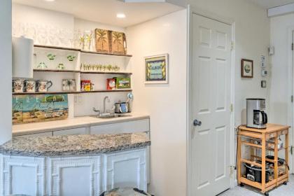 Charming Sarasota Studio with Pool Near Siesta Beach! - image 15