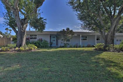 Charming Sarasota Studio with Pool Near Siesta Beach! - image 3