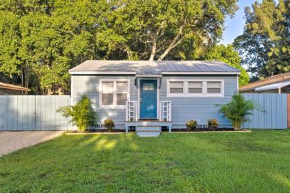 Contemporary Cottage with Sunroom and Fire Pit! - image 3