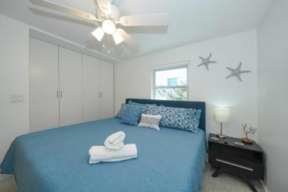 Casita Zoe-All-NEW Modern Less than 3 miles to the Beach! - image 10