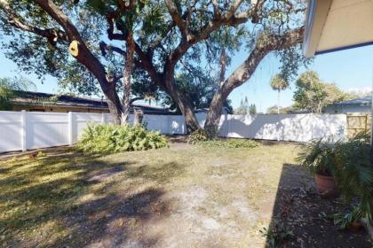 Anchors Away Gulf Gate Home - image 8