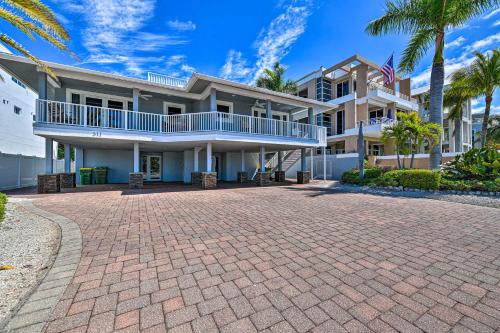 Gulfview Lido Key Gem - Walk to Beach and Shops - image 3