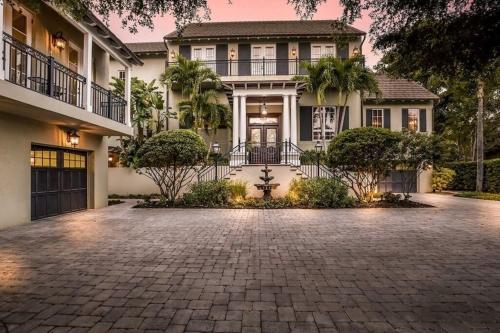 Sarasota Luxury Estate - main image