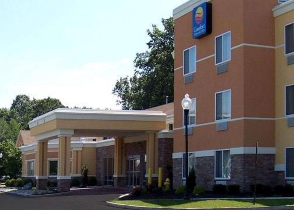 Comfort Inn & Suites Saratoga Springs - main image