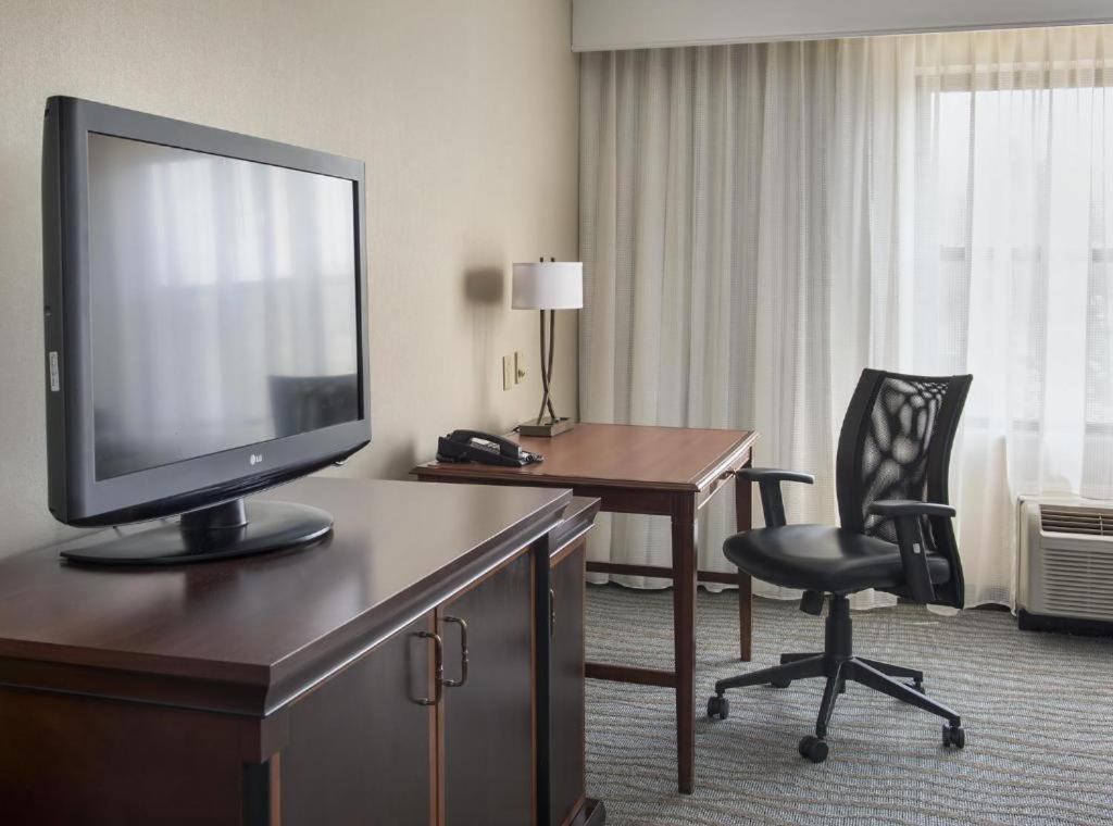 Courtyard by Marriott Saratoga Springs - image 7