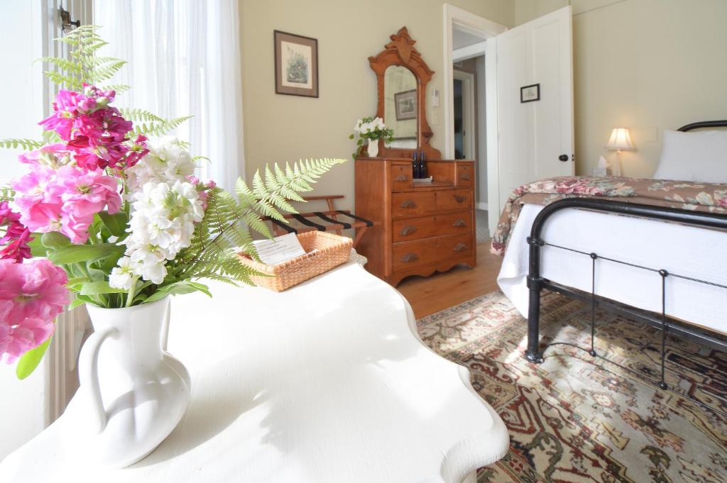 The Springwater Bed and Breakfast - image 4