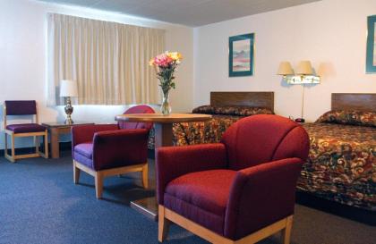 Budget Host Crestview Inn - image 6