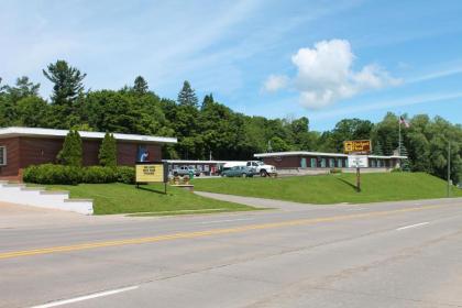 Budget Host Crestview Inn - image 9