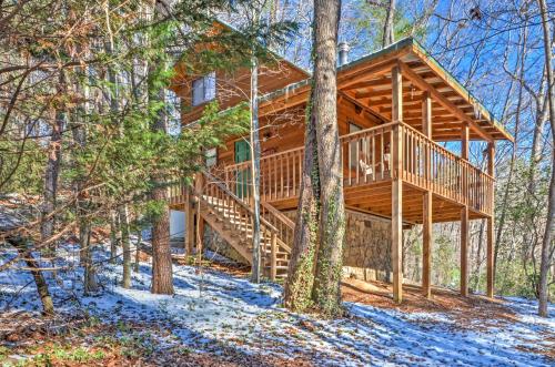 Sautee Nacoochee Mtn Paradise with Spacious Deck! - main image